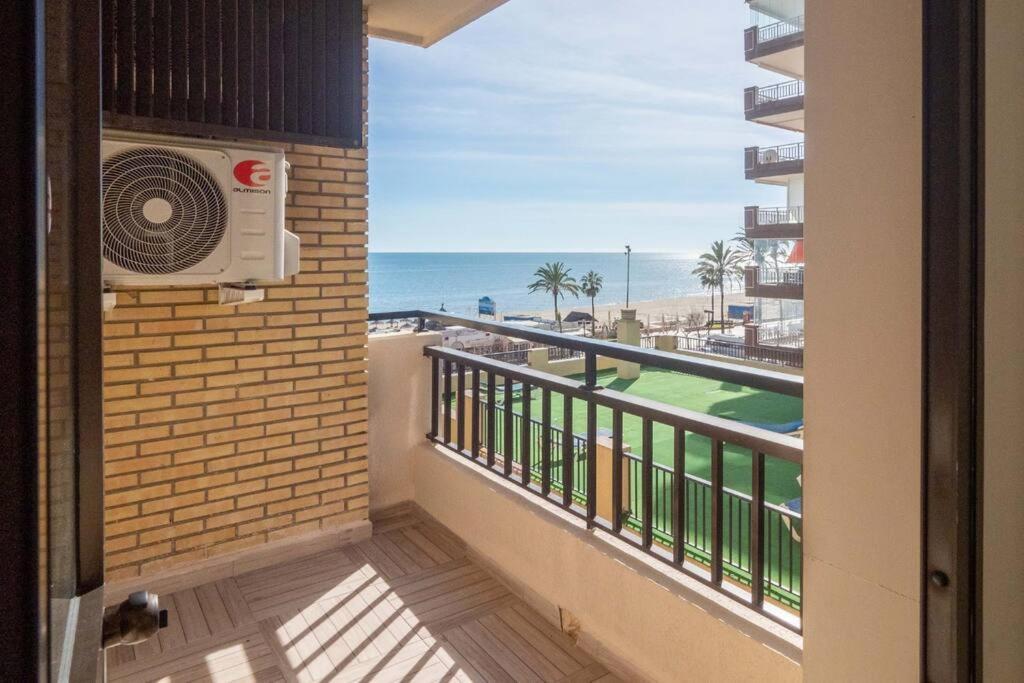 Lindo Apartamento Junto Al Mar Ronda Iv, Rocio Фуeнхирола Екстериор снимка