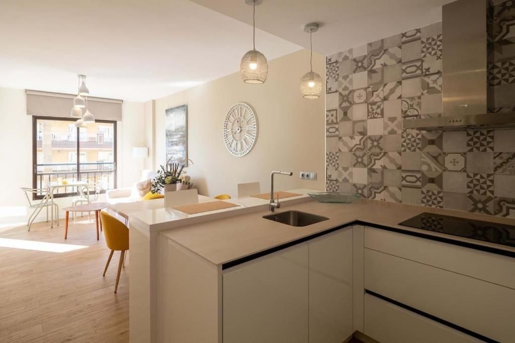 Lindo Apartamento Junto Al Mar Ronda Iv, Rocio Фуeнхирола Екстериор снимка